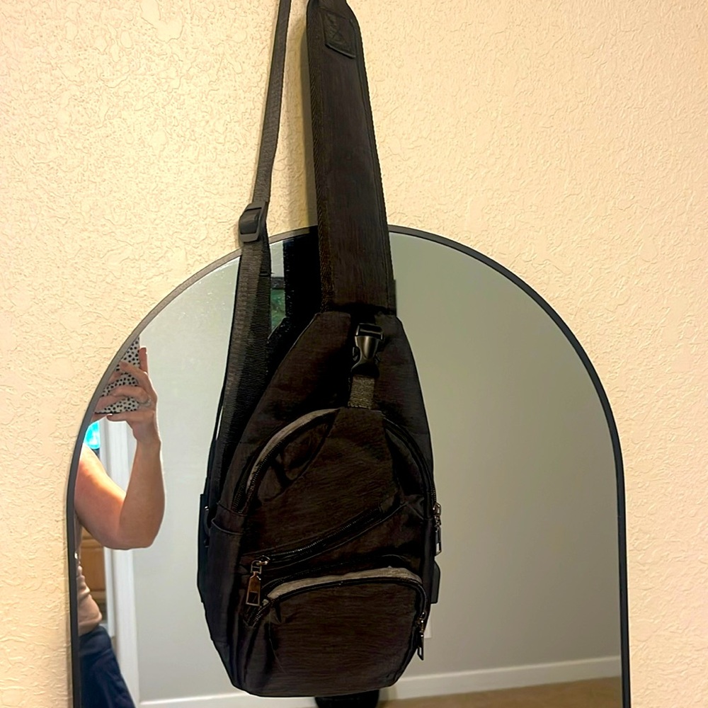 Travel cross body bag black